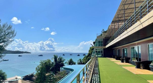 نمای بیرونی هتل