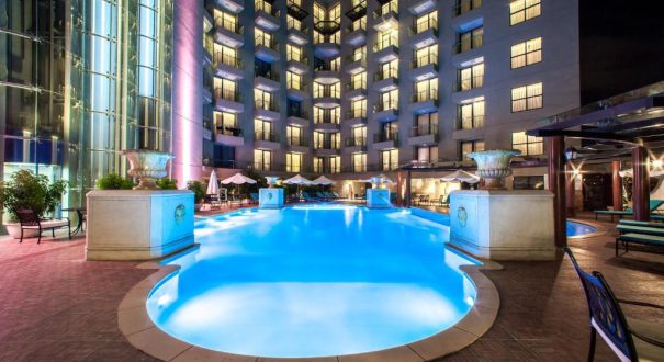 نمای بیرونی هتل